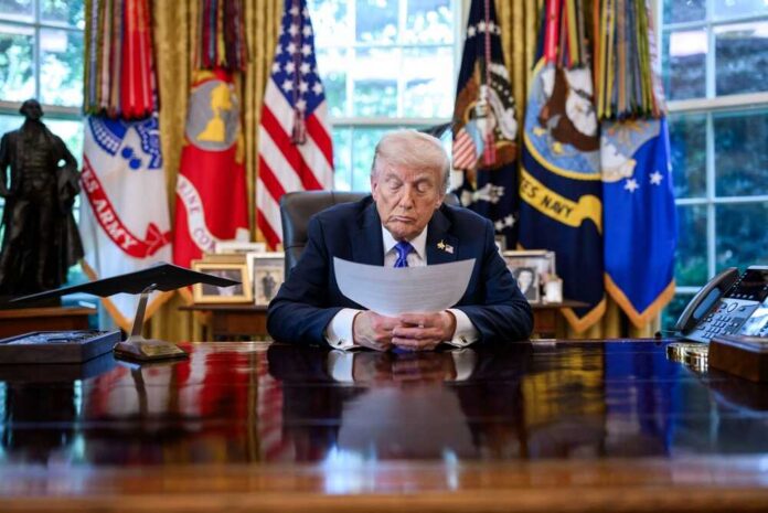 President,Donald,Trump,Receives,An,Update,From,Secretary,Of,State President Donald Trump